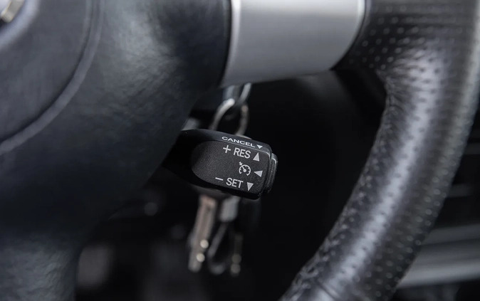 Toyota RAV4 cena 25900 przebieg: 244123, rok produkcji 2004 z Bieruń małe 352